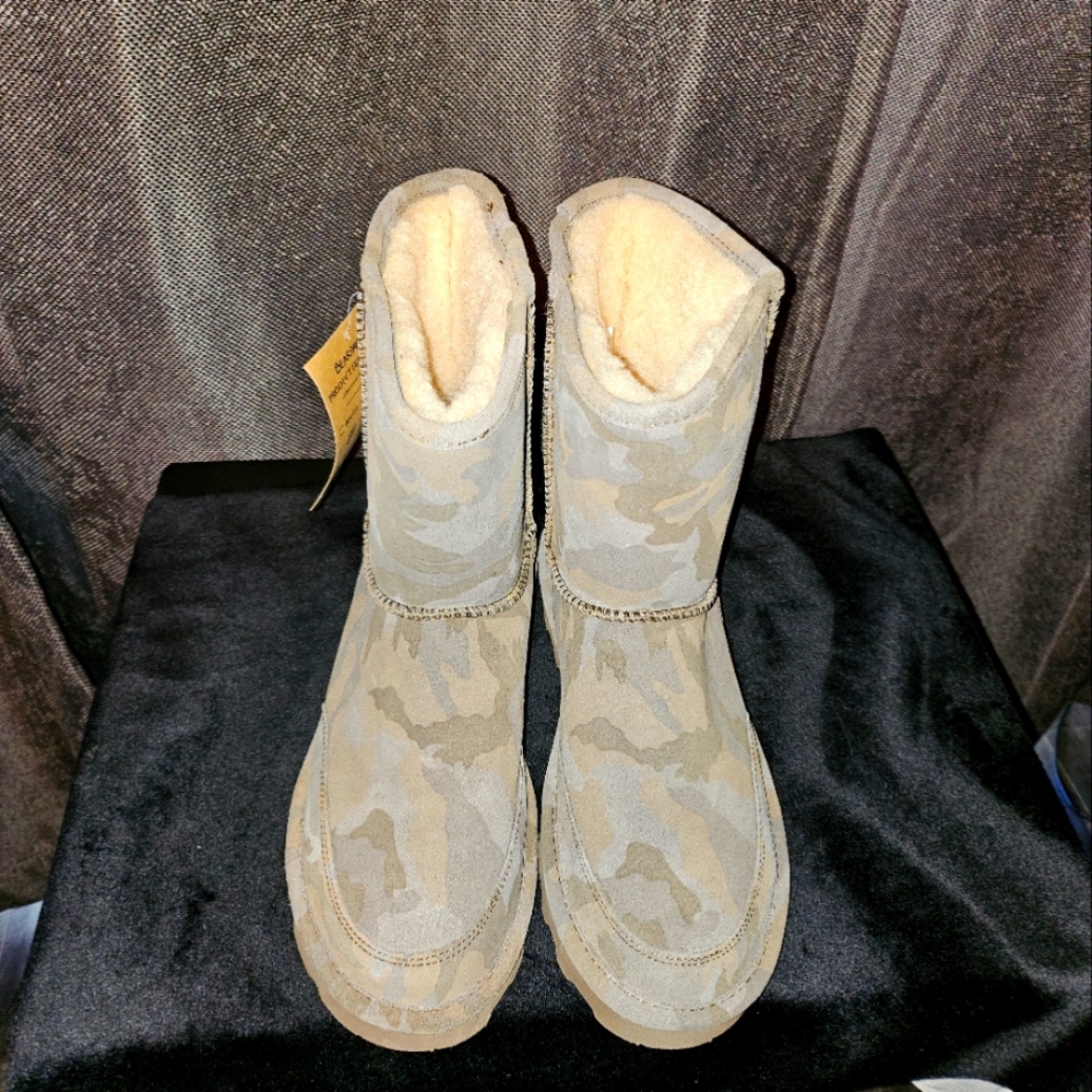 BearPaw Womens Boots.